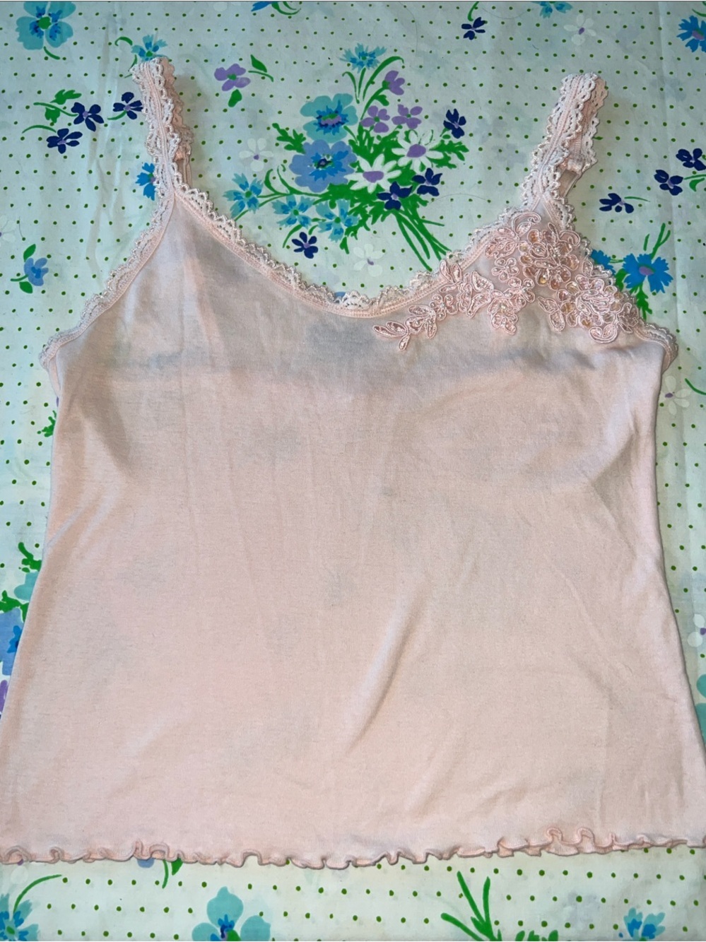 Victoria's Secret Y2K Pale Pink Lace-Trim Sequin Appliqué Camisole - M